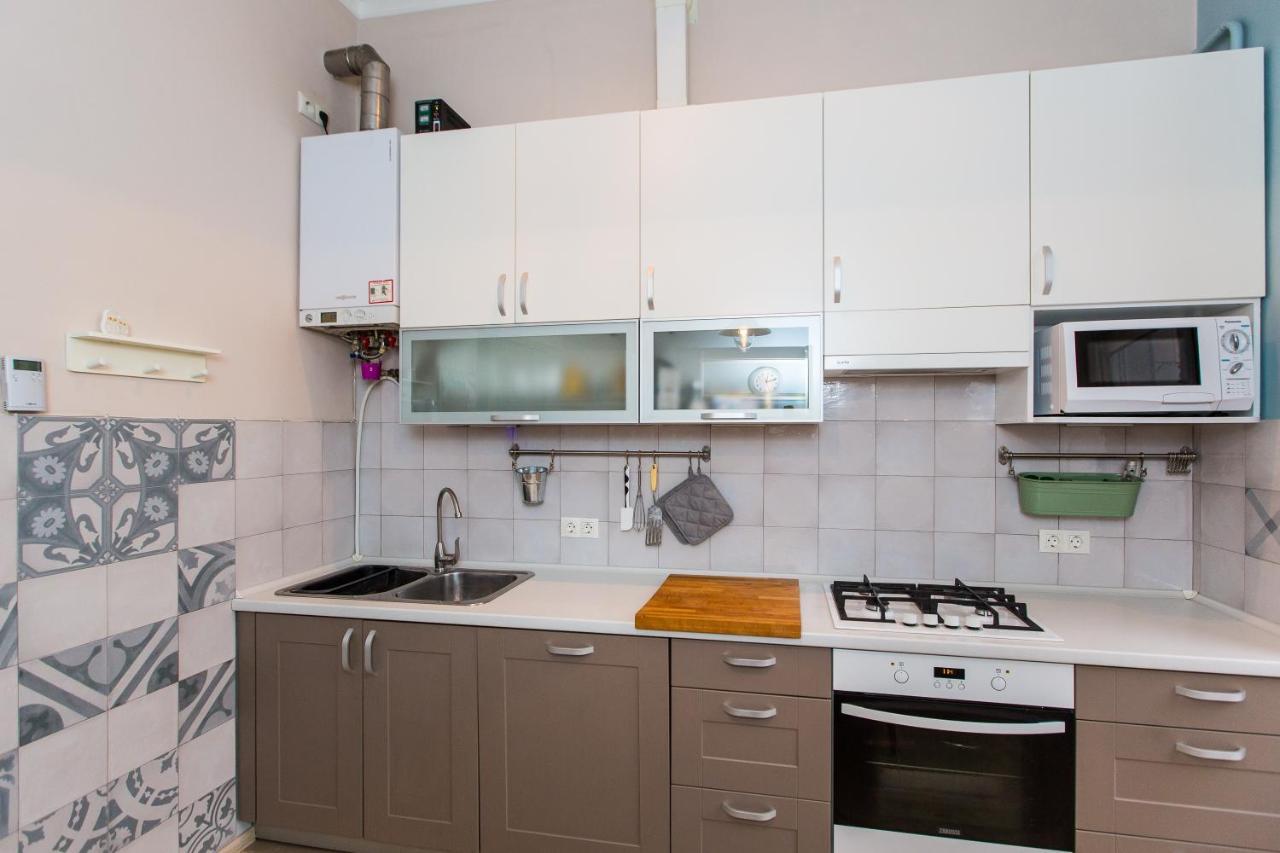 Light And Spacious Apartment On Gazova Str 리비프 외부 사진