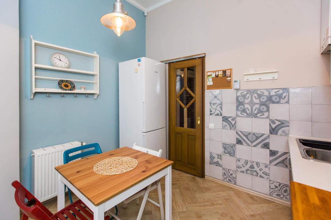 Light And Spacious Apartment On Gazova Str 리비프 외부 사진