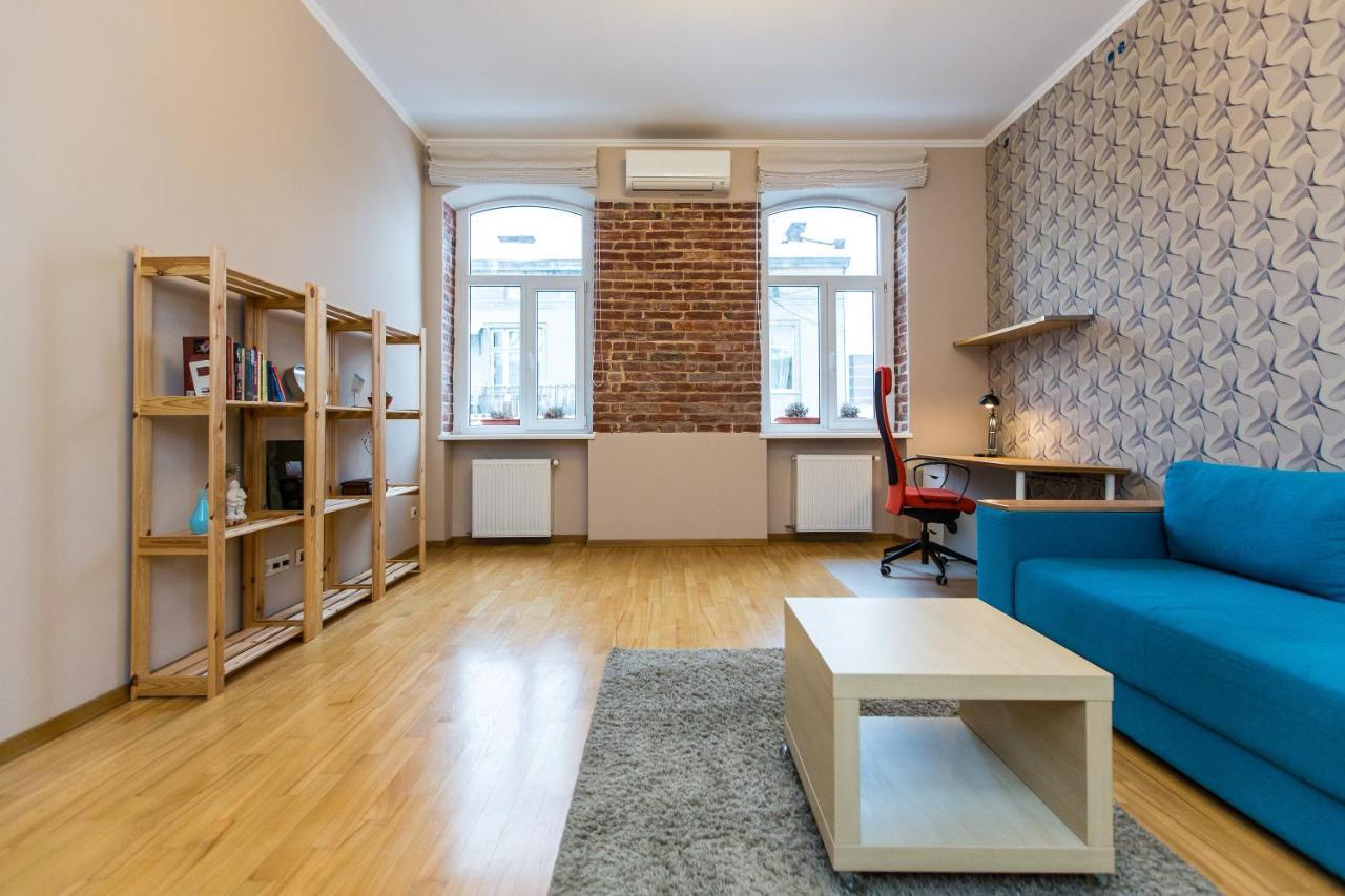 Light And Spacious Apartment On Gazova Str 리비프 외부 사진