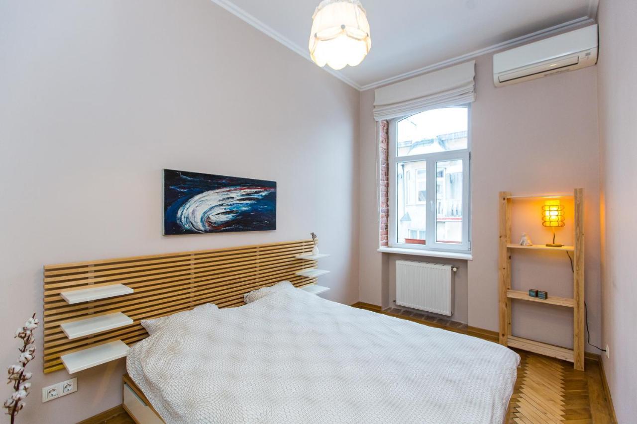 Light And Spacious Apartment On Gazova Str 리비프 외부 사진